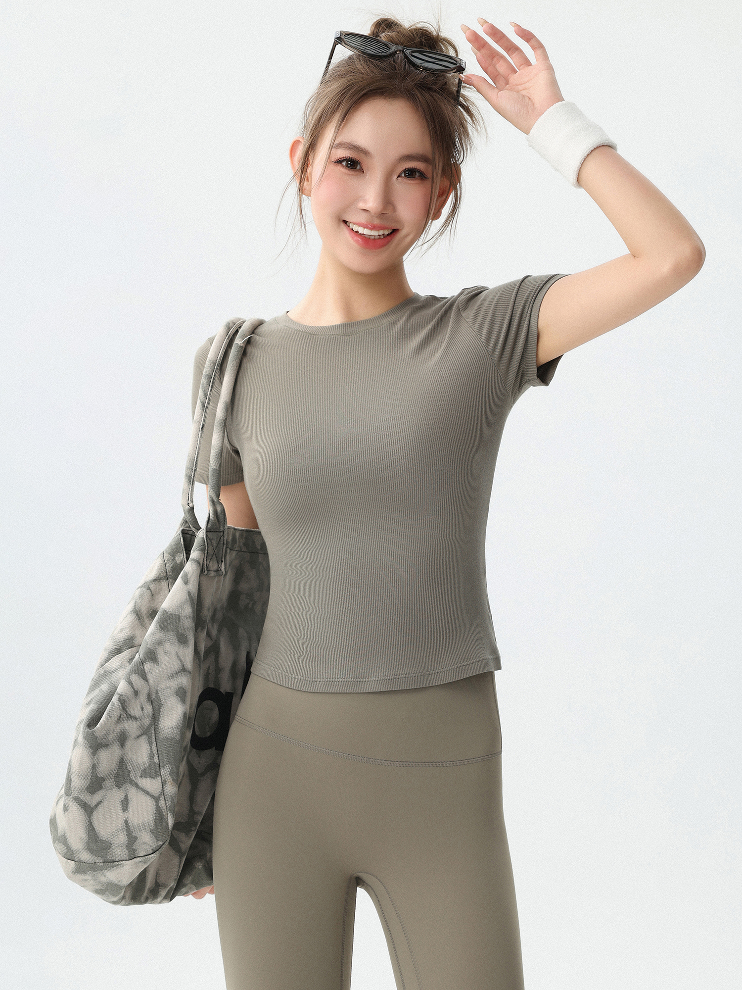 Women's Yoga Sportswear round  - T Shirt Dry Fit บทวิจารณ์และราคา